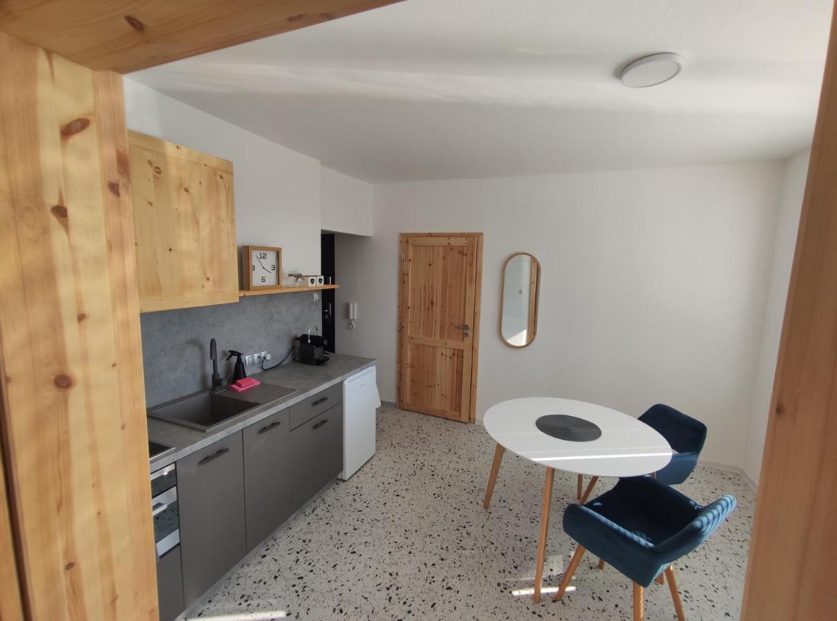 Sky Apartment Prievidza Zewnętrze zdjęcie